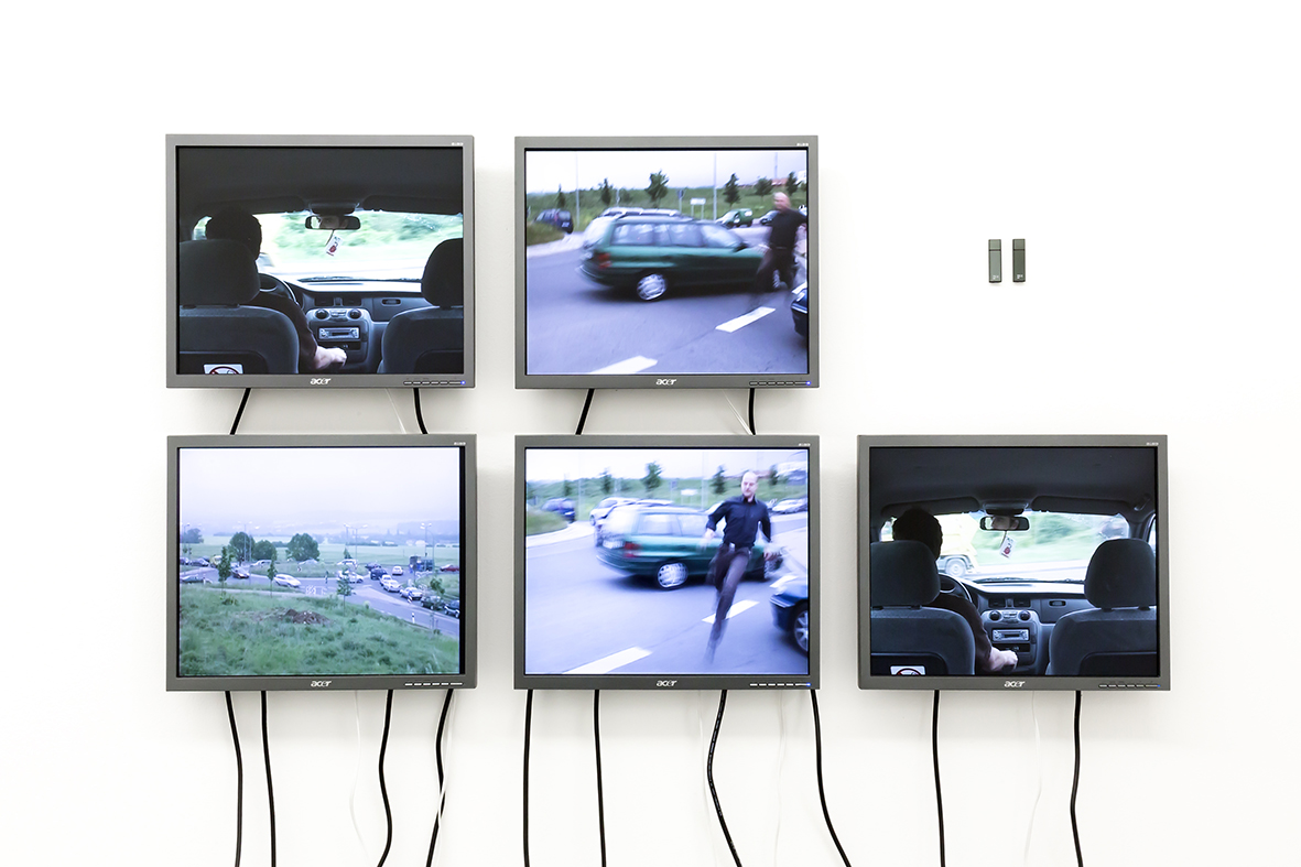 Edition 5+2 AP, 2017. Installation, video “14:13 Minutes Priority”, 2005, 5 monitors, two flash memory sticks. Installation view Galerie Coucou, Kassel